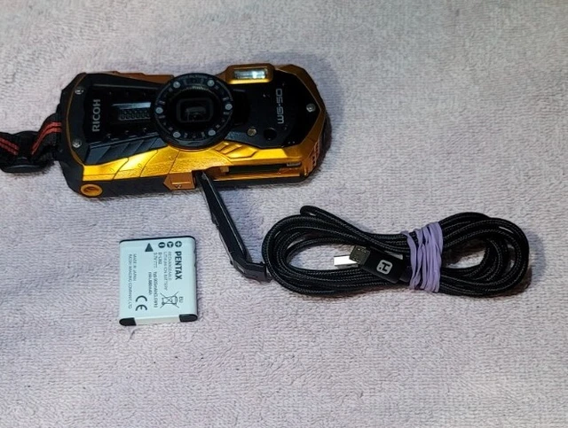 ** EXCELLENT ** Ricoh WG-50 Waterproof 16MP Digital Camera - Orange