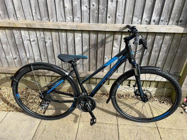 Curve sales bikes uk