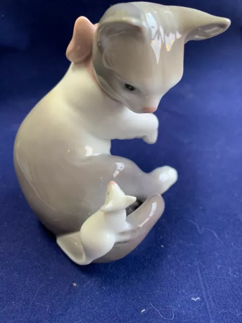 LLADRO Cat and Mouse Figurine # 05236 Retired Original Box - Gatito Pasmado