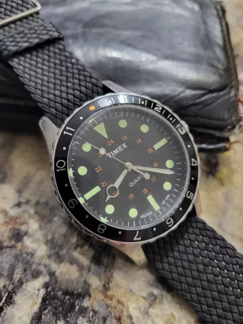 Timex Men's TW2U55500 VQ Navi Harbour Two Tone SS Watch Black Dial RED 24hr Rare