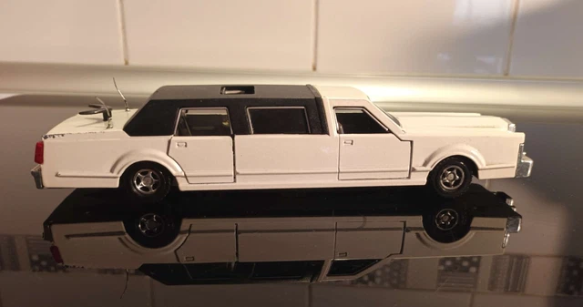 Cadillac Limousine 3045 1/32 Majorette blanche vintage refperso151