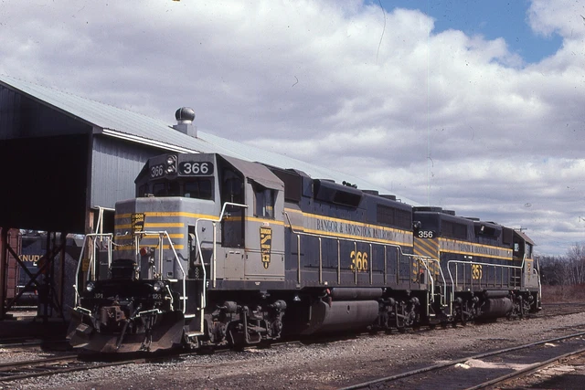 Duplicate  Train Slide Bangor & Aroostook GP-38  #366 04/1999 No Maine JCT