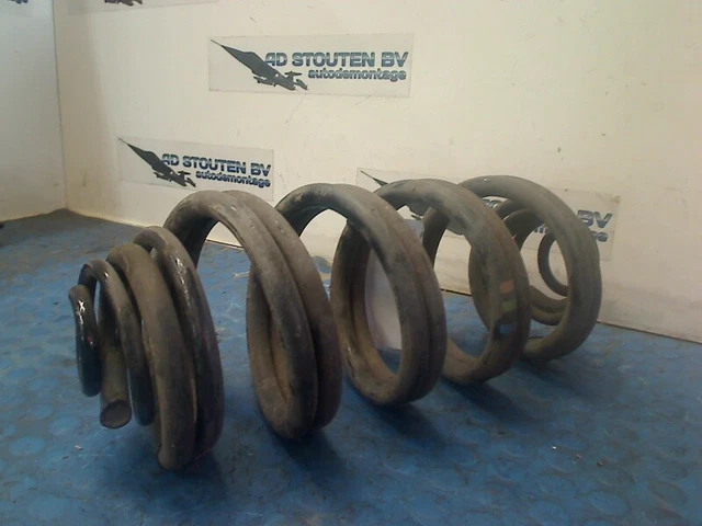 Paire De Supports De Ressorts Arrière à Lame Pour PEUGEOT BOXER - Réf. Origine 5142.H9 - Neuf