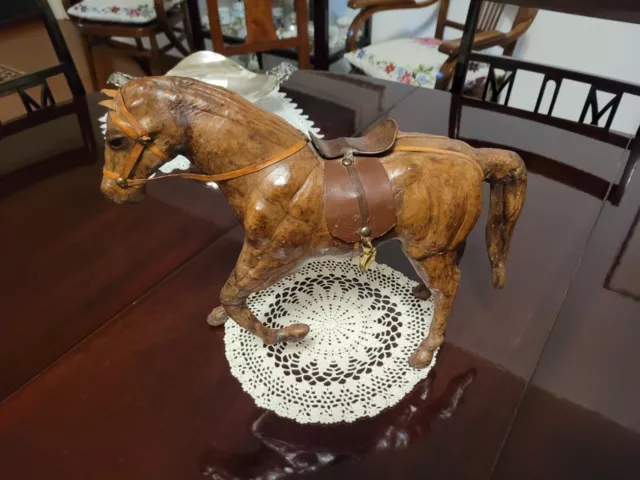 Cavallo In Cuoio Vintage Dimensioni 35 X 27 Da Collezione