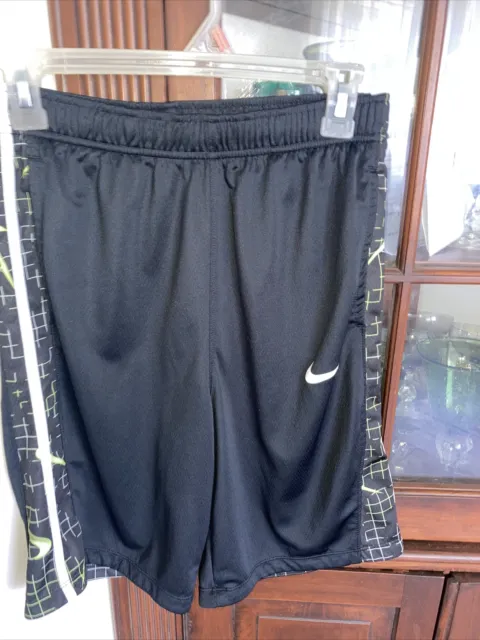 Nike Boys Shorts Size  XL