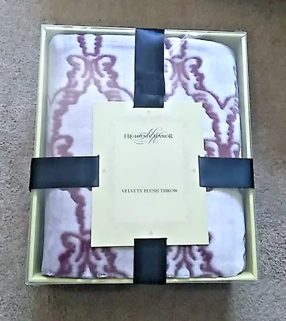 * Throw Blanket Highgate Manor Velvety Plush Super Soft NEW in Box Design Beige