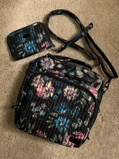 Lug Ranger RFID Medium Crossbody w/matching  Rodeo Wallet in Bloom Black, unused