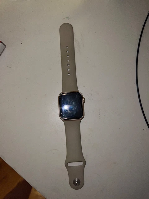 Apple watch sales gold aluminum case