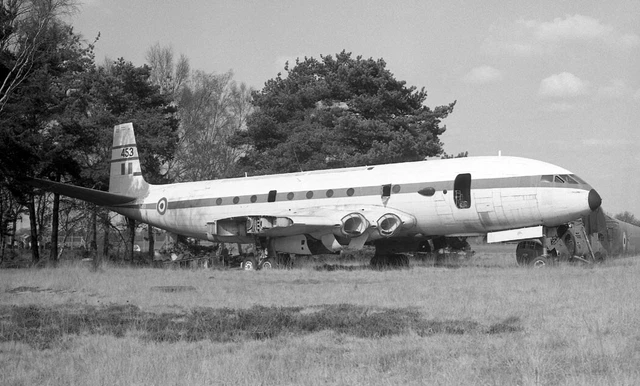 ex-RAE, Comet 2E, XN453 at Farnborough, 22 Mar 1980 - original B&W neg