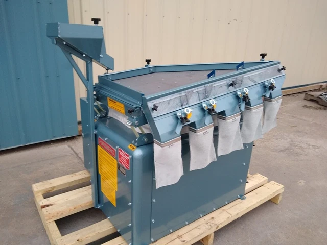 Forsberg 10-M2S Lab Size Gravity Table (density separator)