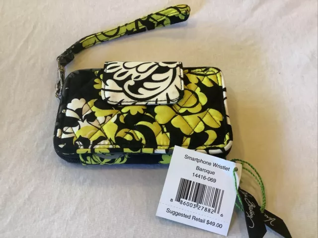 NWT~ Vera Bradley Baroque Carry All Wristlet￼