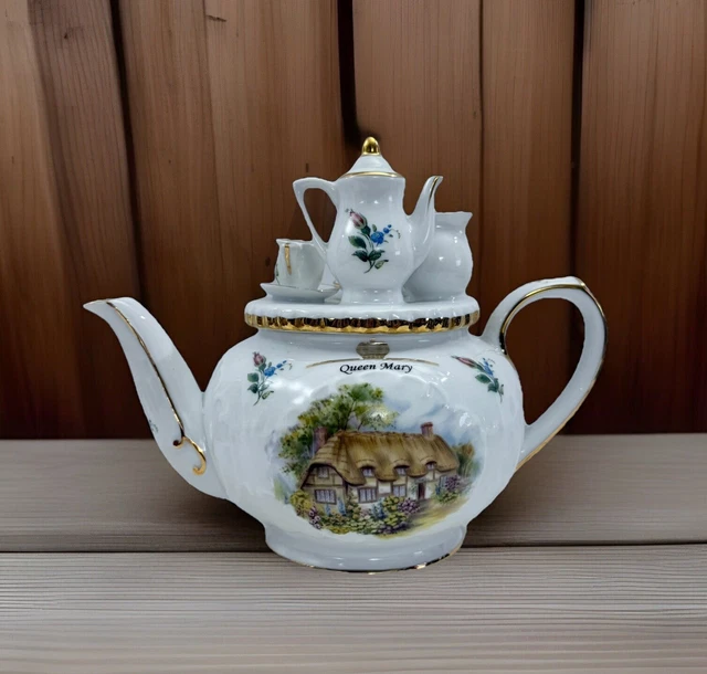 Fielder Keepsakes Fine Porcelain Footed Cup & Saucer Set