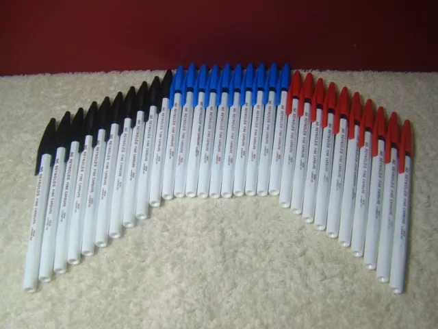 Reynolds 045 Stylo à bille fin 30x Carbure 10 Rouge+10 Bleu+10 Noir Lot de 30