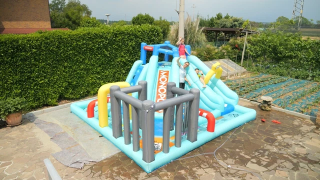 Sun Club Tappeto Acqua Gonfiabile Per Bambini 5m – Scivolo Irrigatore Da Giardino, Rosso