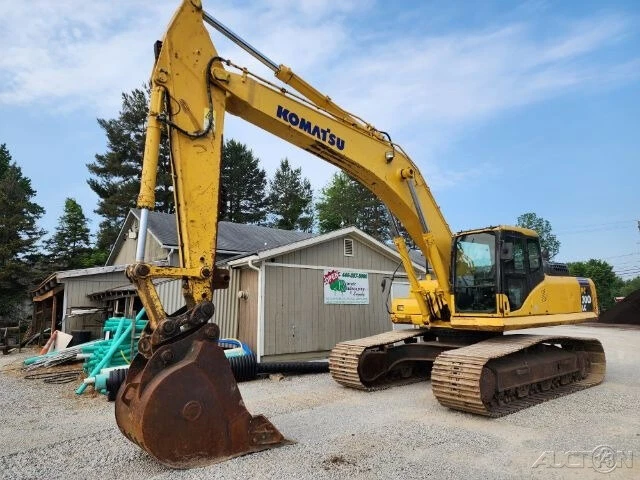 06 Komatsu PC300LC-7EO Excavator, Hydraulic Coupler