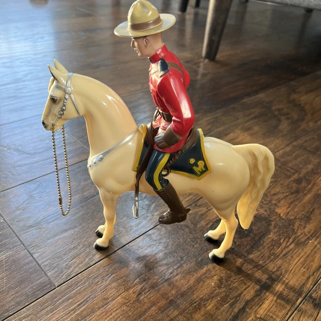 1950's Canadian Mountie Hartland Statue mounted poilce