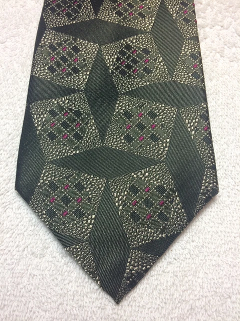 FERRELL REED MENS TIE PEWTER WITH FUSCHIA ACCENTS 3.75 x 59 NWT