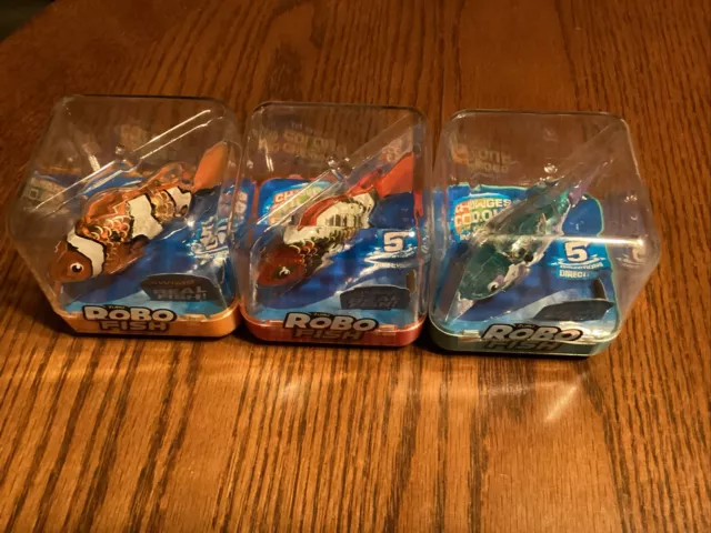 Zuru ROBO FISH Alive Toy Color Change Water Activated Fish/Lot Of 3 Fish