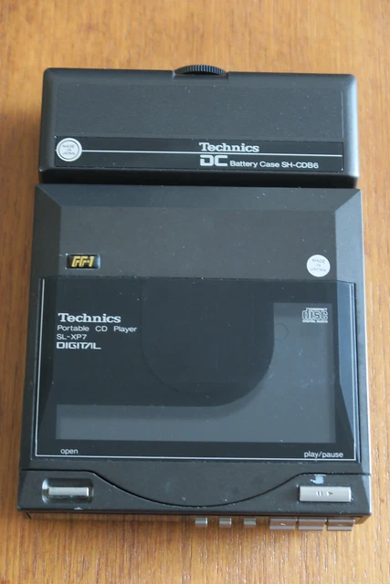 TECHNICS SL-XP7 PORTABLE Cd Player & Sh-Cdb6 Battery Power
