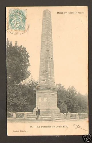 BRUNOY (91) PYRAMID of LOUIS XIV animated in 1904