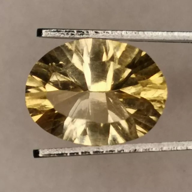 Citrine Chauffée 3,43 carats du Brésil  | Ovale VS  | 11.4 x 8.4 x 6.0 mm