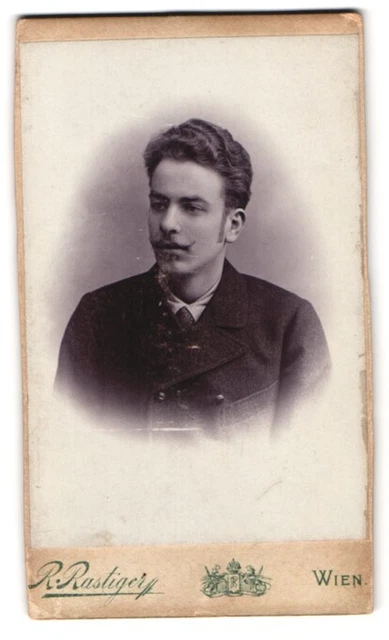 Fotografie R. Rastiger, Wien, Münzwardeingasse 8, Portrait Bursche mit Schnauzb