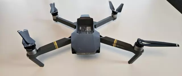 DJI Mavic Pro Quadcopter Drohne - Grau