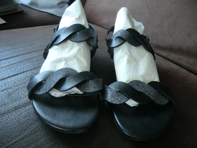 Produktbild von SUNNSEAN Damen Sandalen Mit Riemchen & Strass – Flache Zehentrenner Pantoletten Mit Glitzer – Für Sommer, Strand & Freizeit