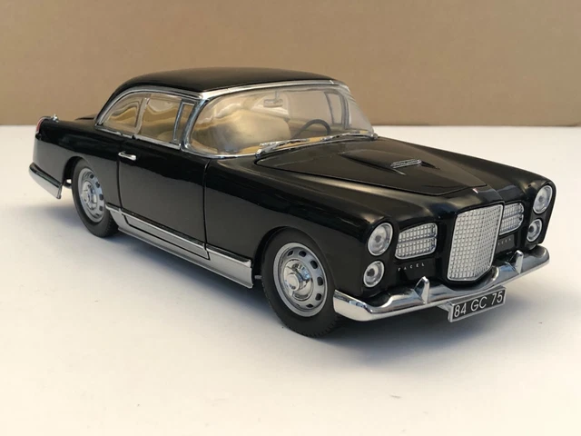 Sun Star 1/18 Facel Vega HK500 Argent – Modèle 3752 – état D'occasion