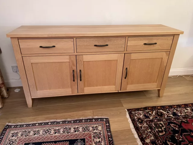 Oak sideboard Used. Beleived to from Oak Furniturland Solid Oak Nice Condition