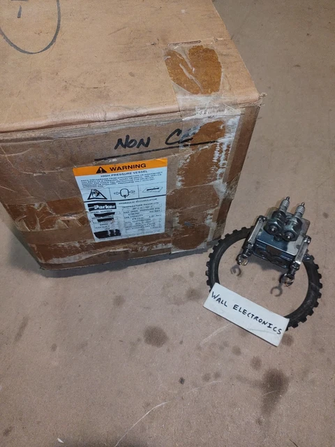 Parker High Pressure Bladder Accumulator BA02B3T01A1 =NEW IN BOX=3000 PSI 2.5Gal