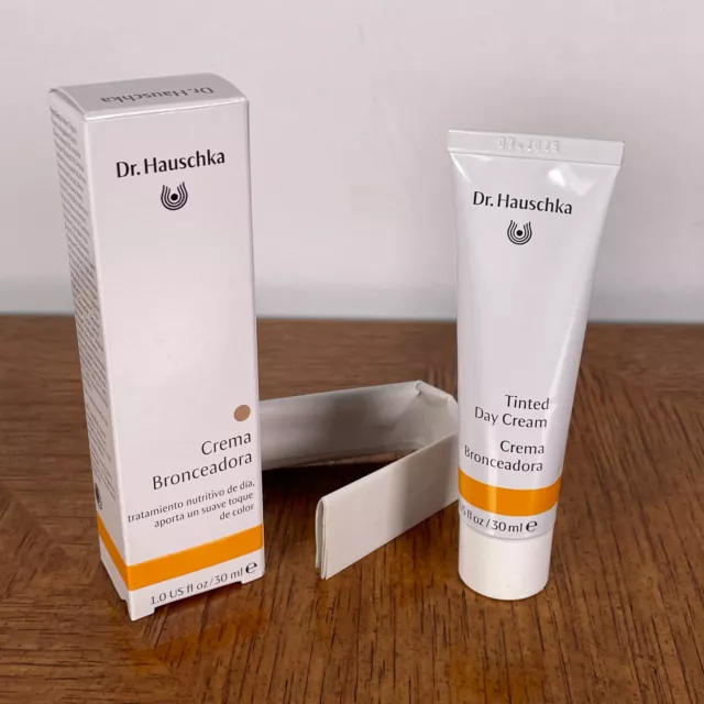 Crema de día tintada Dr. Hauschka 1 US Fl Oz 30 ml exp. Fecha 09/2025