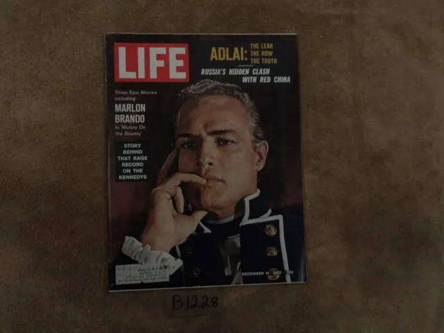 https://www.picclickimg.com/5o4AAOSwryxlkFrA/Life-Magazine-December-14-1962-Marlon.webp