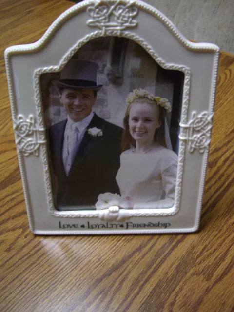 Russ White Ceramic Love/Loyalty/Friendship Photo Frame (Holds 5" x 7" Picture)