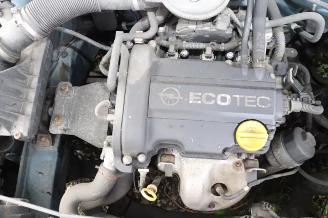 Opel Corsa C 1,0l. 43 kW  Motor ohne Anbauteile    Z10XE    152875km.