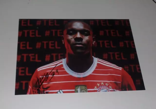 Mathys Tel Bayern Munich, Netherlands, Original Signed Photo 20x27 cm (A215)
