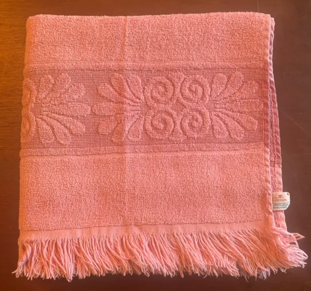 Vintage 1970's MCM Cannon Monticello Sculpted Retro Bath Towel Pink USA