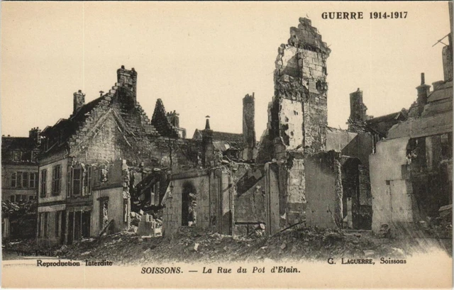 CPA Soissons - La Rue du Pot d'Etain FRANCE (1046763)