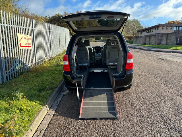 Kia Sedona 2.2 Automatic WHEELCHAIR ACCESSIBLE mobility disabled ramp wav