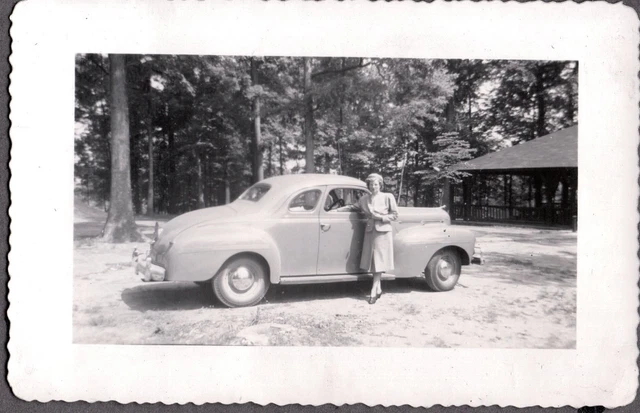 Vintage Photograph 1940'S Car/Auto Womens/Girls Park Fashion Kentucky Old Photo