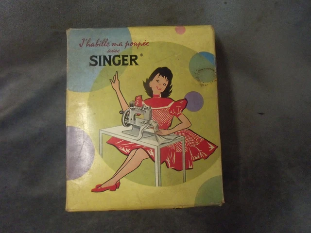 ANCIENNE PETITE MACHINE A COUDRE SINGER Années 60 !!! EUR 5,00