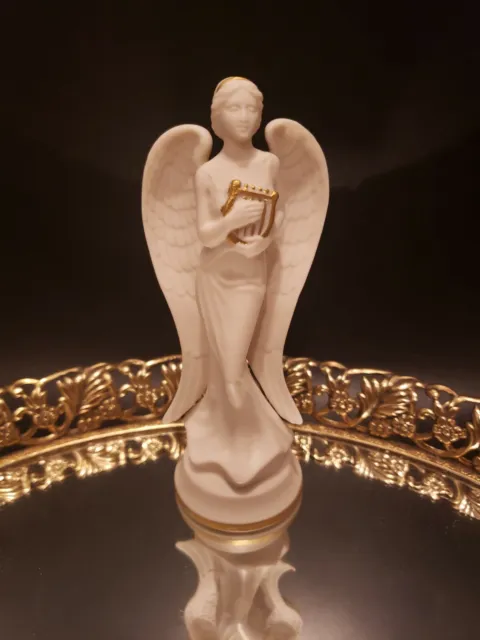 Beautiful franklin porcelain 1979 Bisque Angel figurine W/Hints Of Gold 5.5”