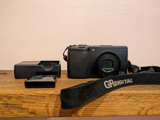 Ricoh GR Digital II 10.1MP Compact Digital Camera with Pouch ,Strap [Exc]