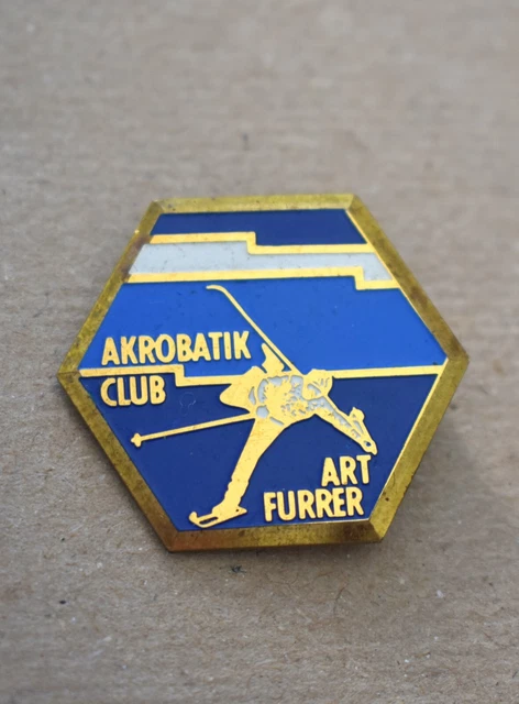 Insigne émaillé Ecole De Ski De Gstaad - Badge Sport Suisse Vintage