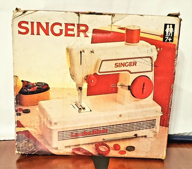 VINTAGE KIDS SINGER Lockstitch Sewing Machine With Pedal And Case Model T6406 £16.58