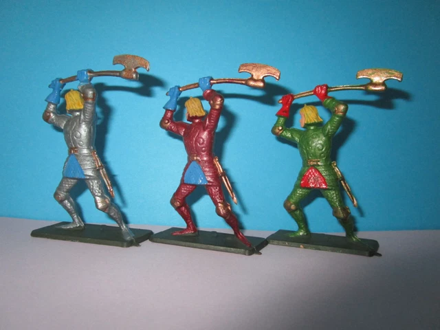 Lot De Soldats Plastique Moyen âge Britains - échelle 1:32 (60mm)