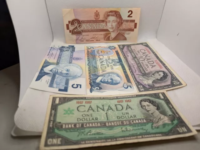 Lot Canadian Bills 2x5$ 10$ 1$, 2$  BANK NOTE NICE BILLs