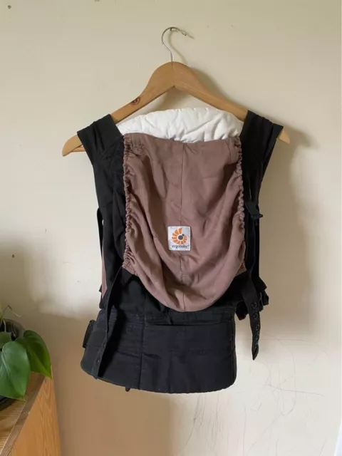 Ergobaby Carrier and Swaddle Insert Mauve Color Carrier with Pocket 2