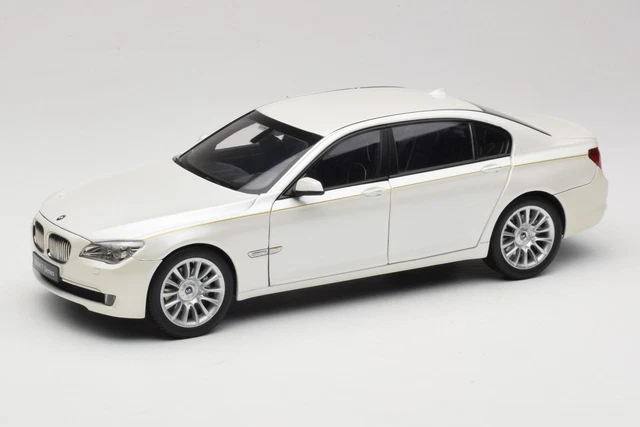 ギミックあり  760Li E66 ミニカー 京商 ディーラー別注1/18 ギミックあり 760Li E66 ミニカー 京商 ディーラー別注1/18 2026年最新