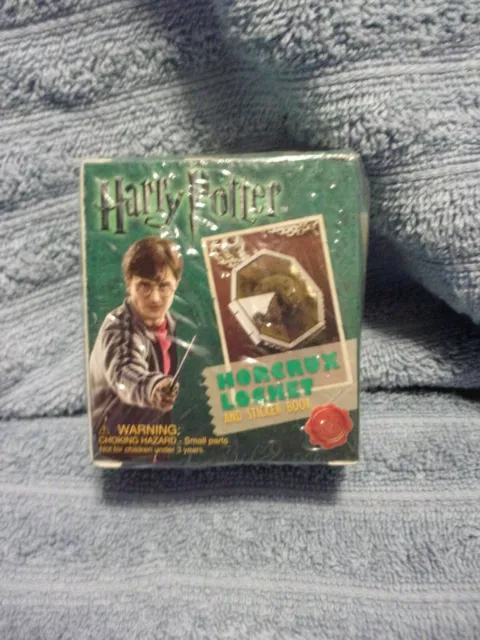 Harry Potter Horcrux Locket Pendant Necklace & Book Stickers Kit sealed Harry Potter Horcrux Locket Pendant Necklace & Book Stickers Kit sealed